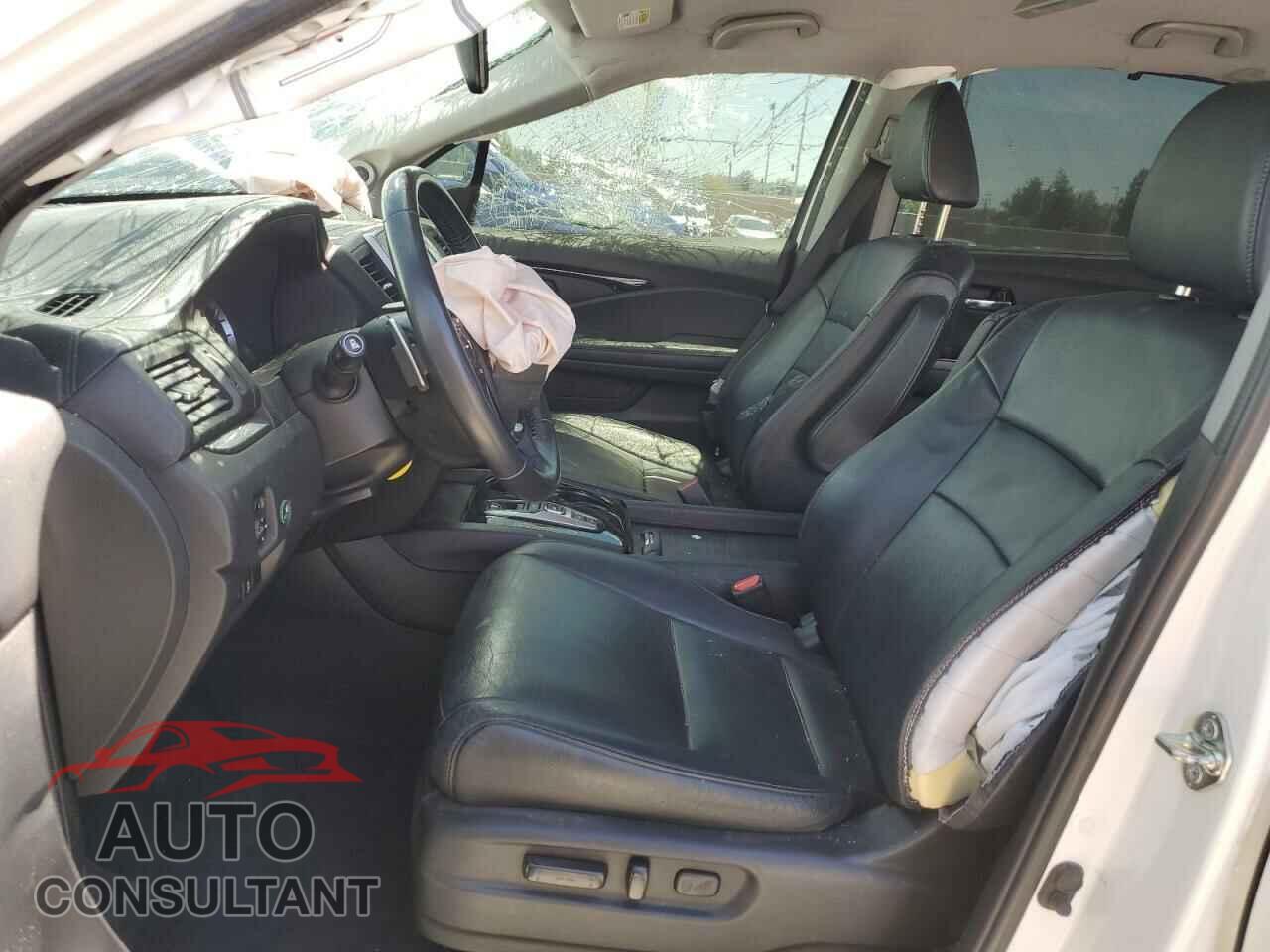 HONDA PILOT 2017 - 5FNYF5H96HB025743