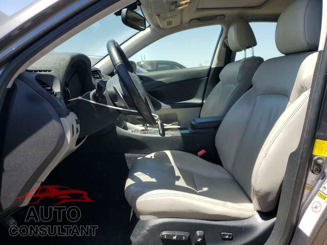 LEXUS IS 2012 - JTHBF5C28C2102168