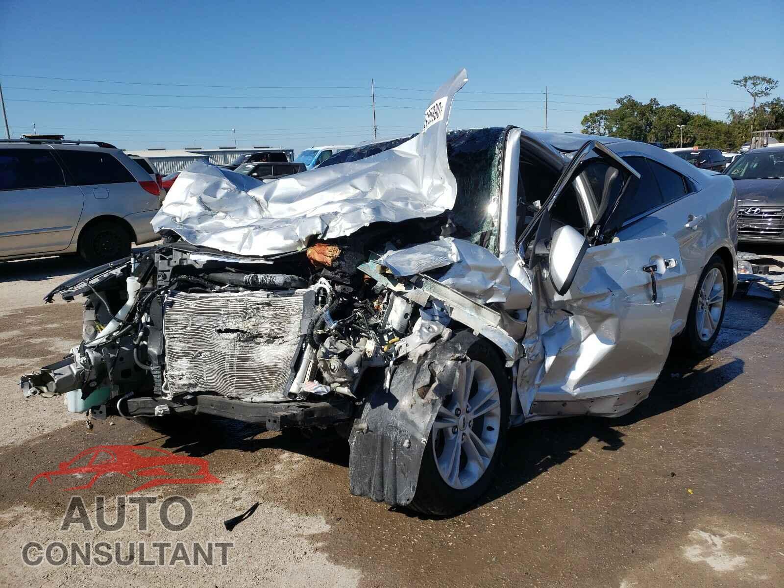 FORD TAURUS 2018 - 1FAHP2E87JG129456