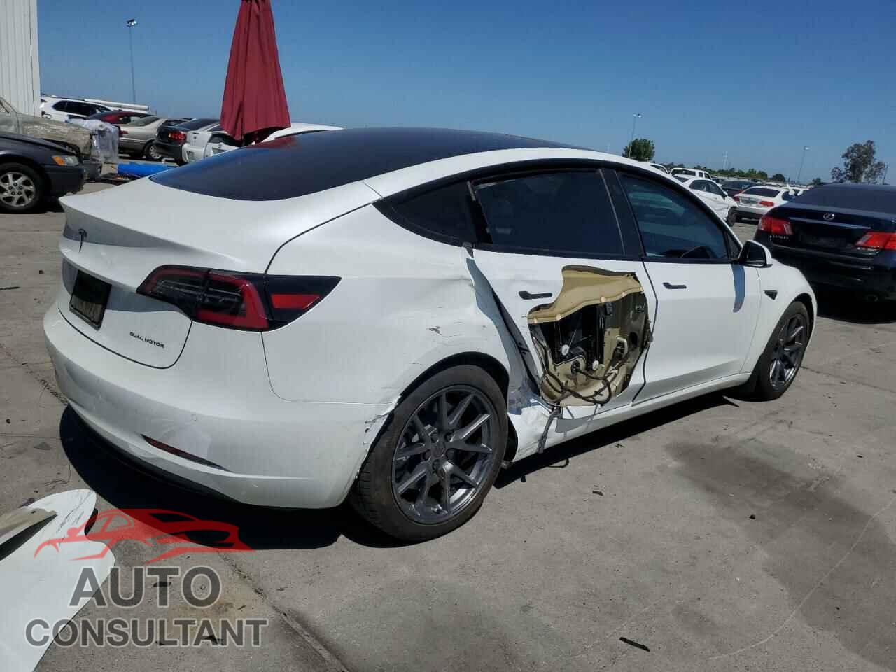 TESLA MODEL 3 2021 - 5YJ3E1EB8MF004271