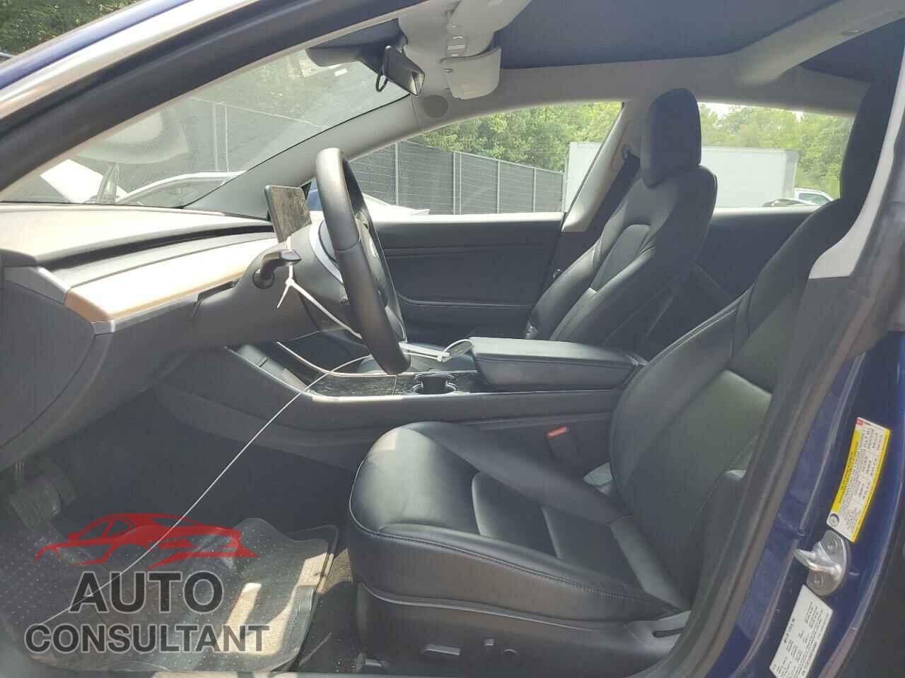 TESLA MODEL 3 2019 - 5YJ3E1EB0KF453084