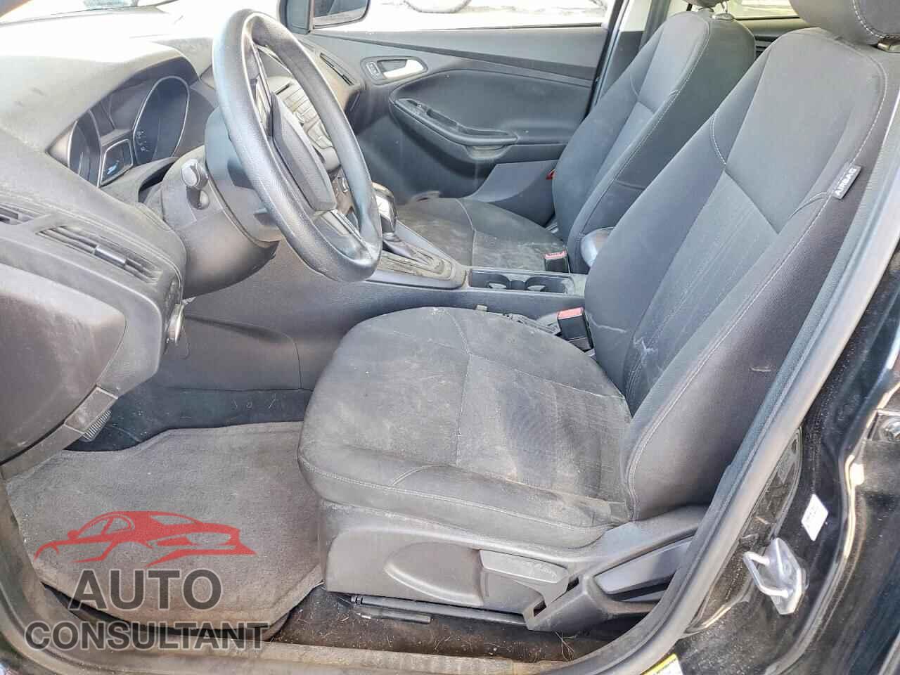 FORD FOCUS 2015 - 1FADP3F21FL210594
