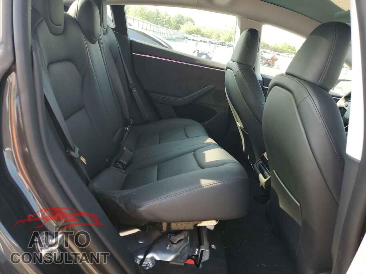 TESLA MODEL 3 2024 - 5YJ3E1EB0RF735929