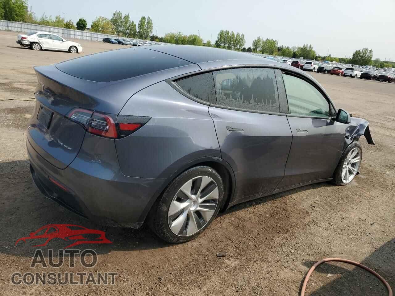 TESLA MODEL Y 2023 - 7SAYGDEE9PF776183