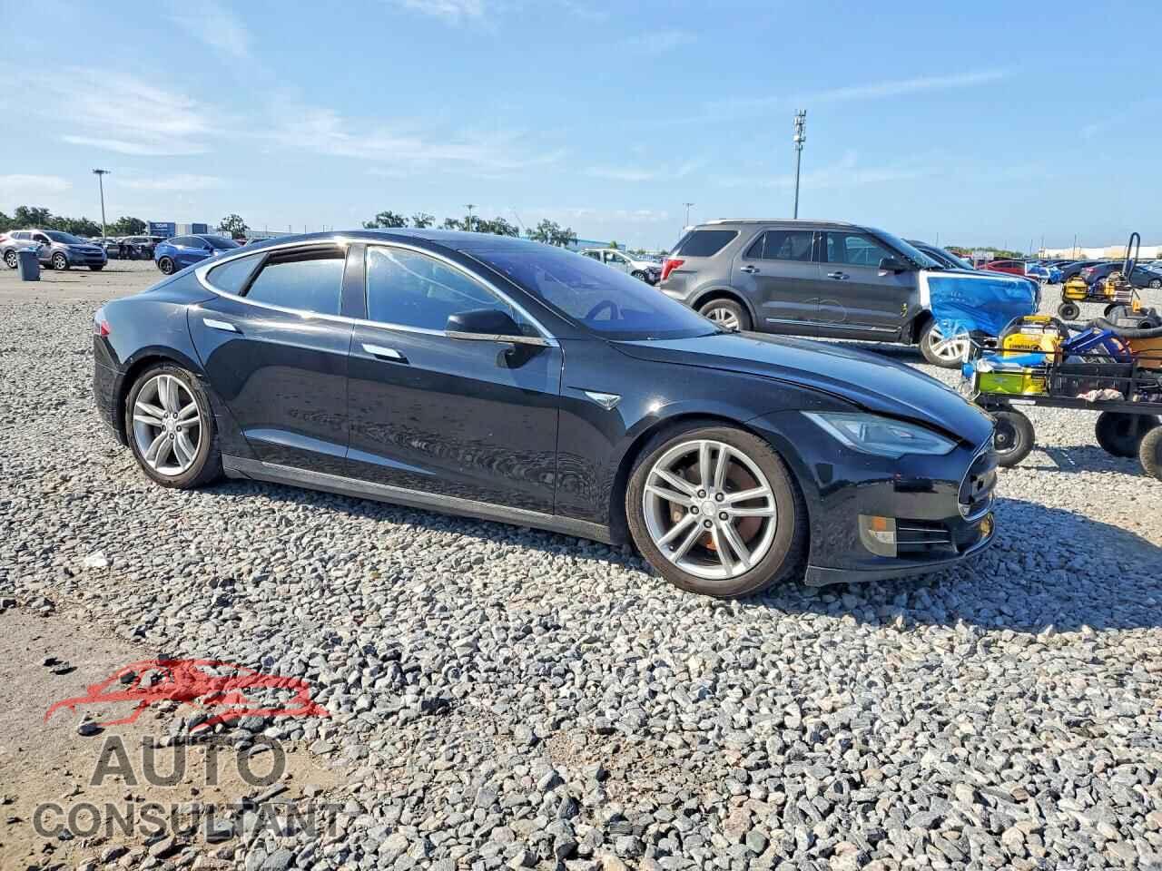 TESLA MODEL S 2013 - 5YJSA1CN7DFP12290