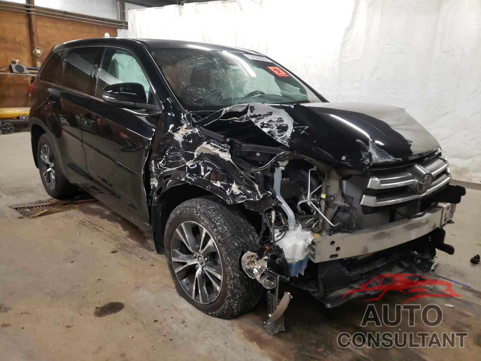 TOYOTA HIGHLANDER 2018 - 5TDBZRFH5JS864766