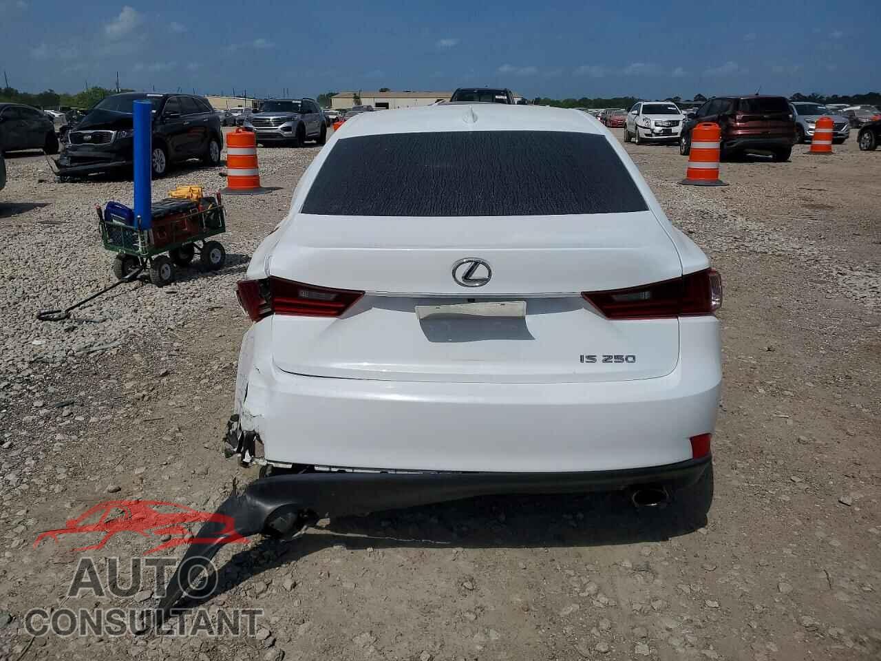 LEXUS IS 2014 - JTHBF1D23E5022236