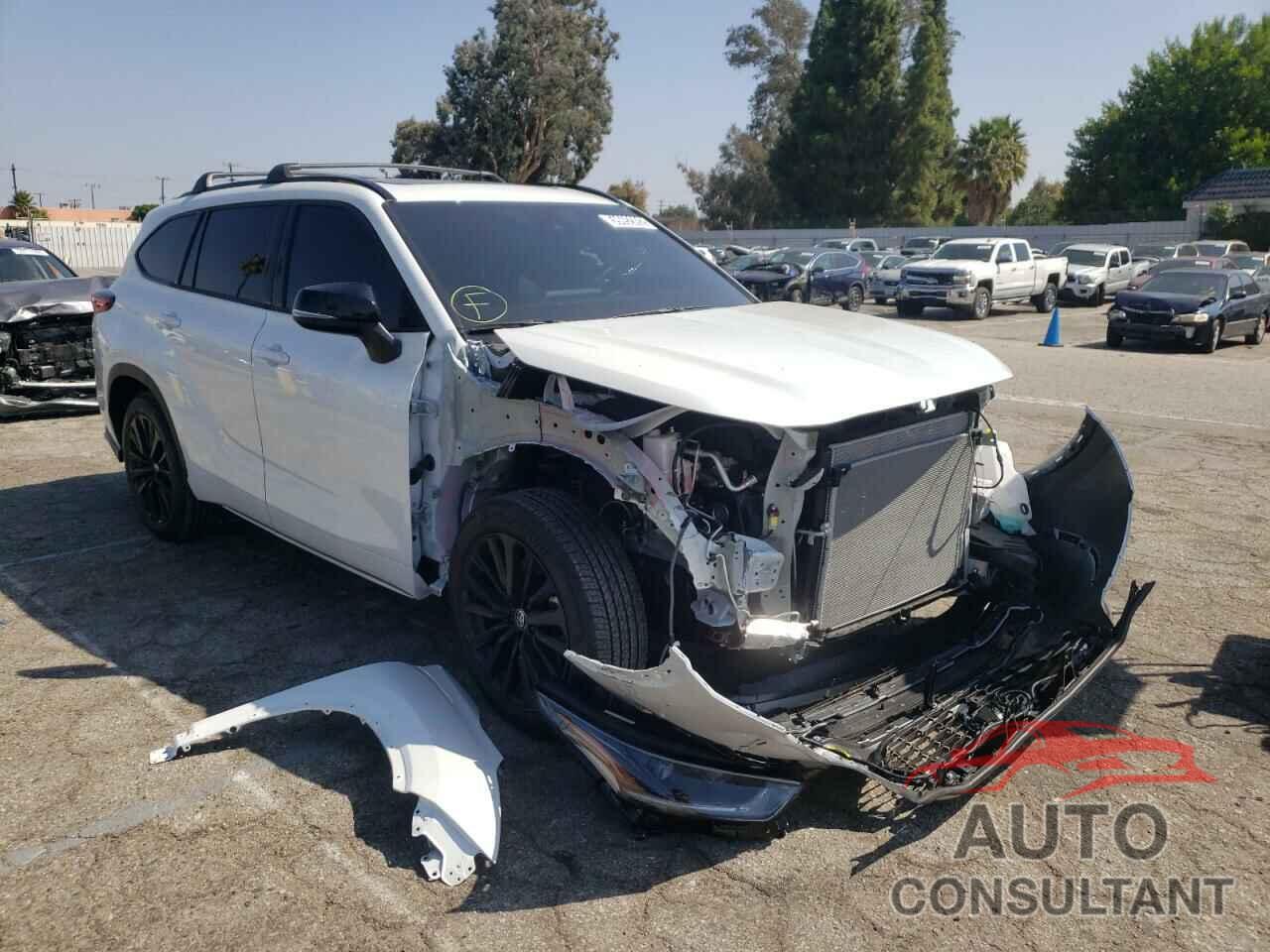 TOYOTA HIGHLANDER 2022 - 5TDJZRBH4NS209117