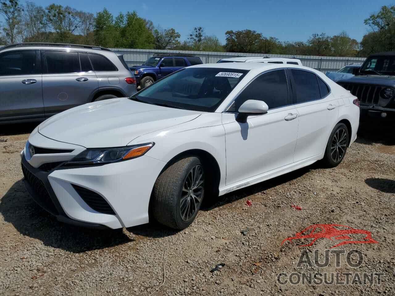 TOYOTA CAMRY 2018 - 4T1B11HK6JU130758