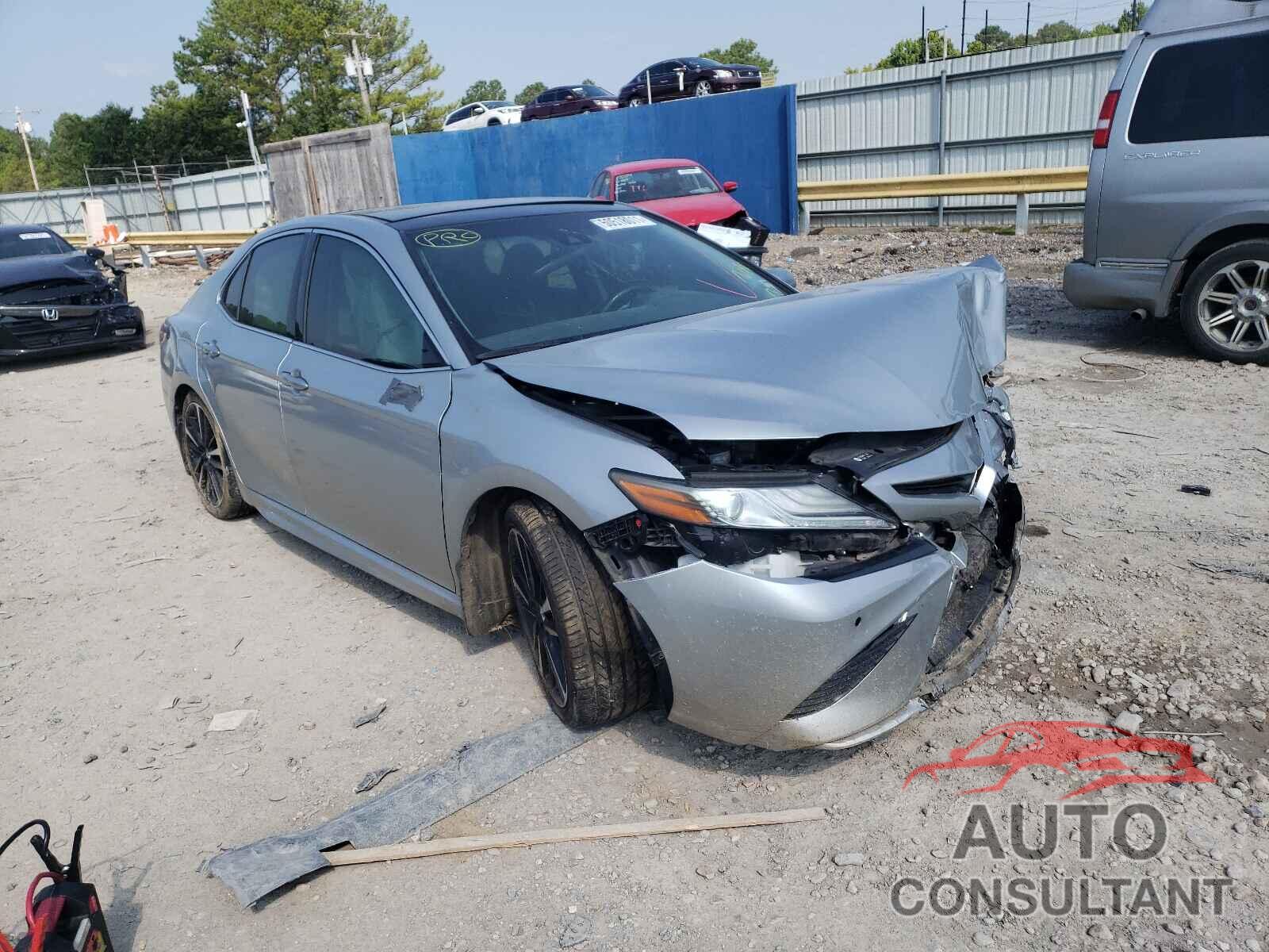 TOYOTA CAMRY 2018 - 4T1B61HK0JU033184