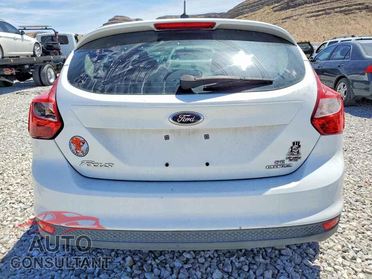 FORD FOCUS 2014 - 1FADP3K29EL210640
