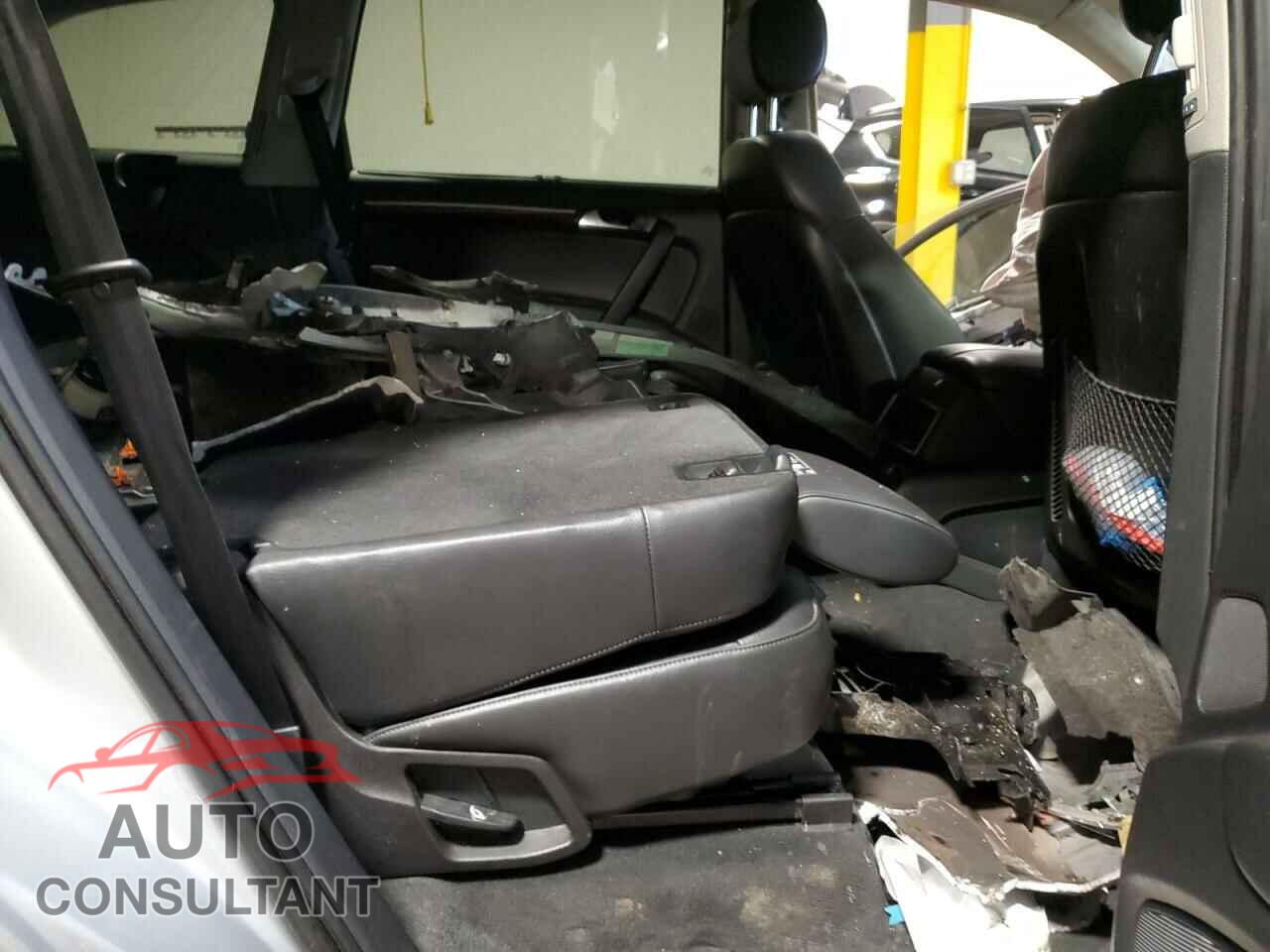 AUDI Q7 2012 - WA1VMAFE4CD000206