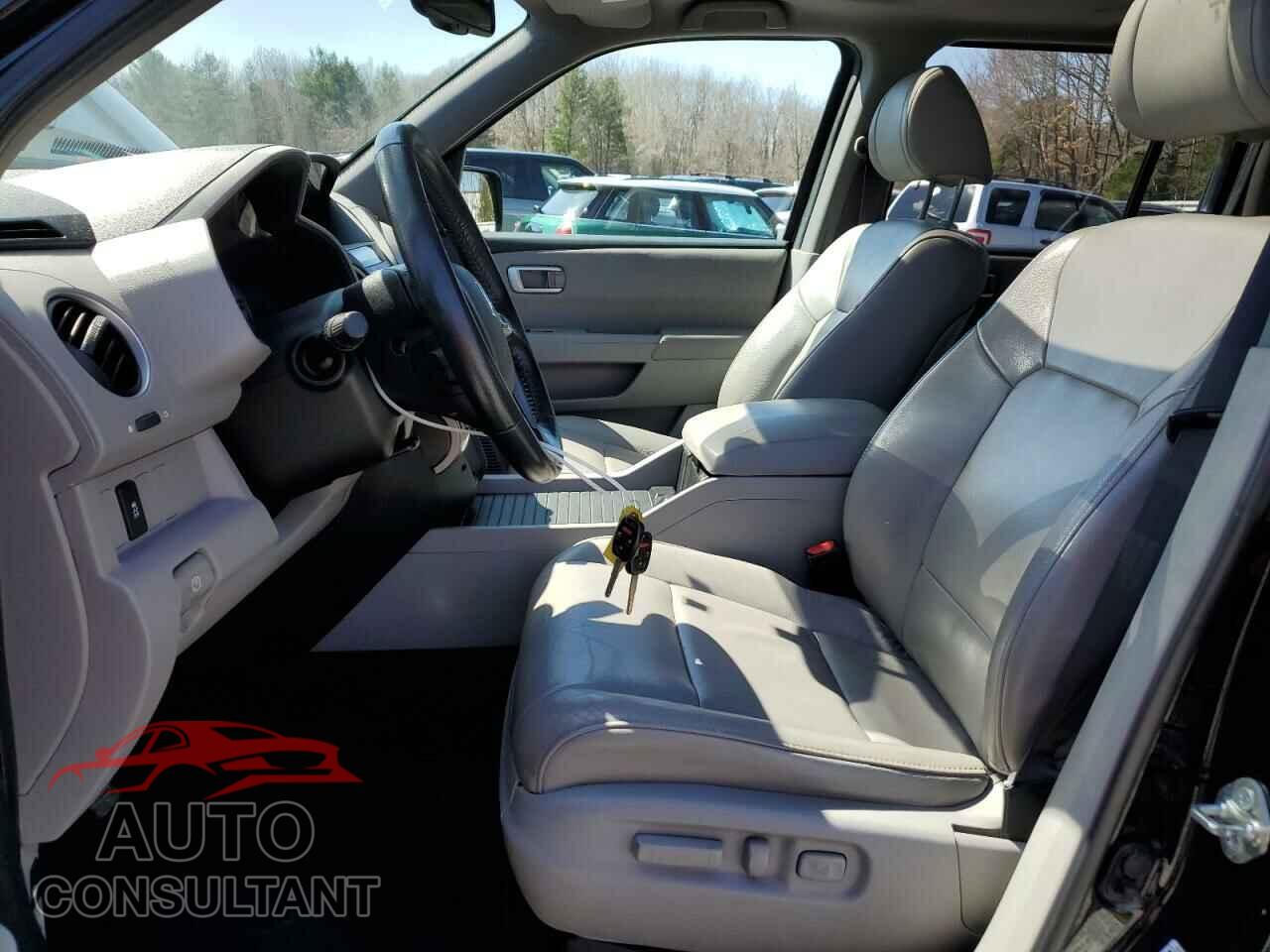 HONDA PILOT 2014 - 5FNYF4H52EB044101