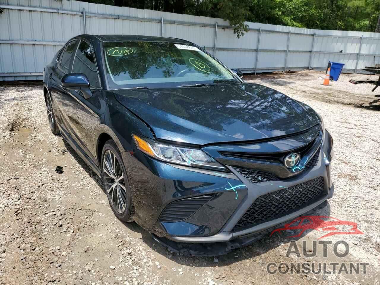 TOYOTA CAMRY 2018 - 4T1B11HK0JU632309