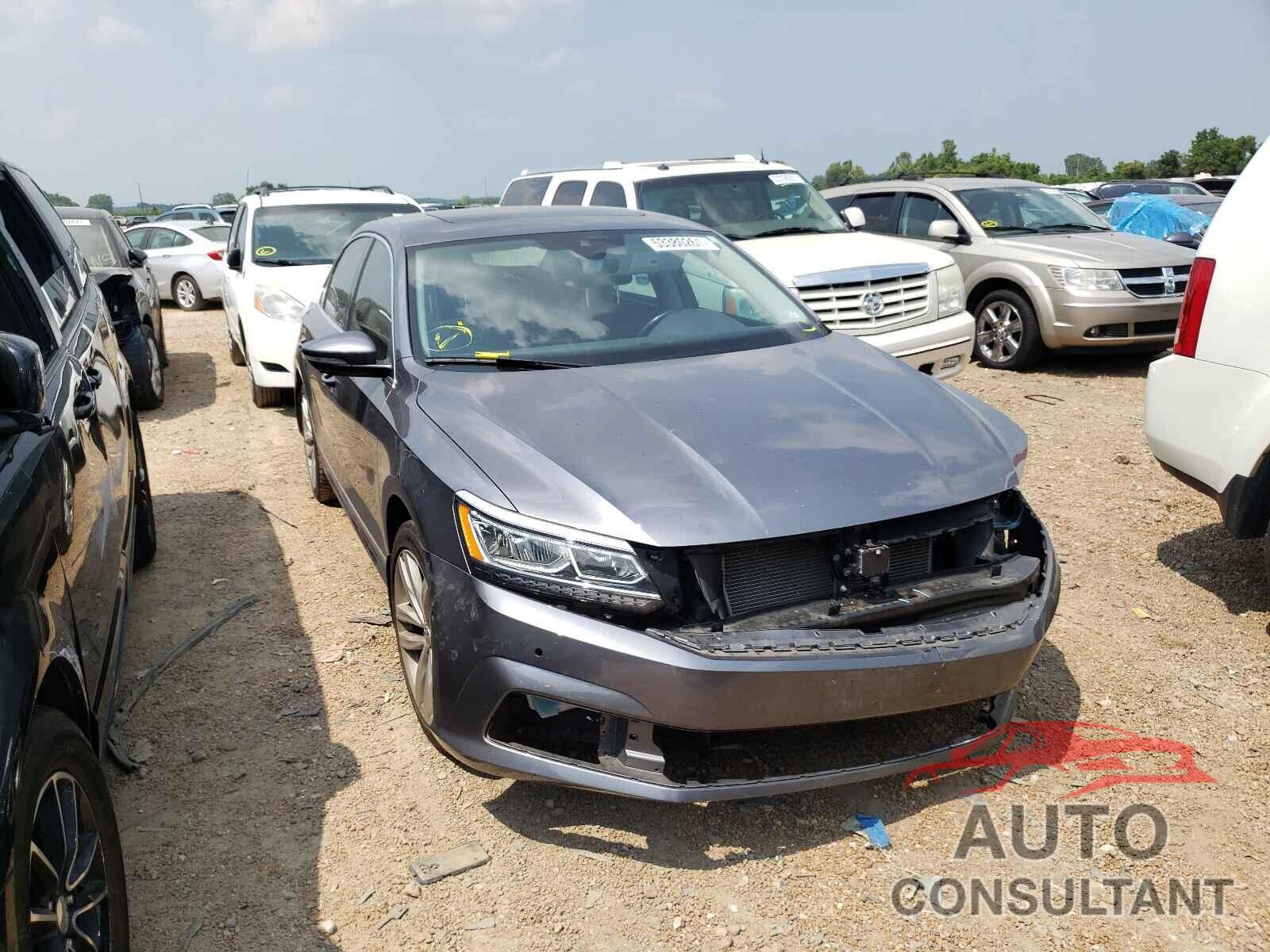 VOLKSWAGEN PASSAT 2018 - 1VWCA7A38JC011160