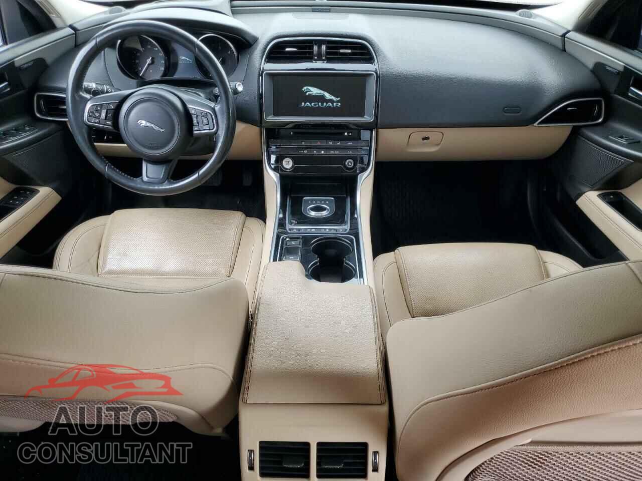 JAGUAR XE 2017 - SAJAK4BN3HA951184