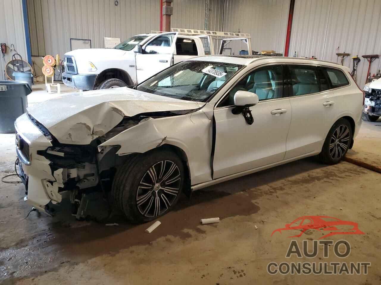 VOLVO V60 2019 - YV1A22SL6K2335587