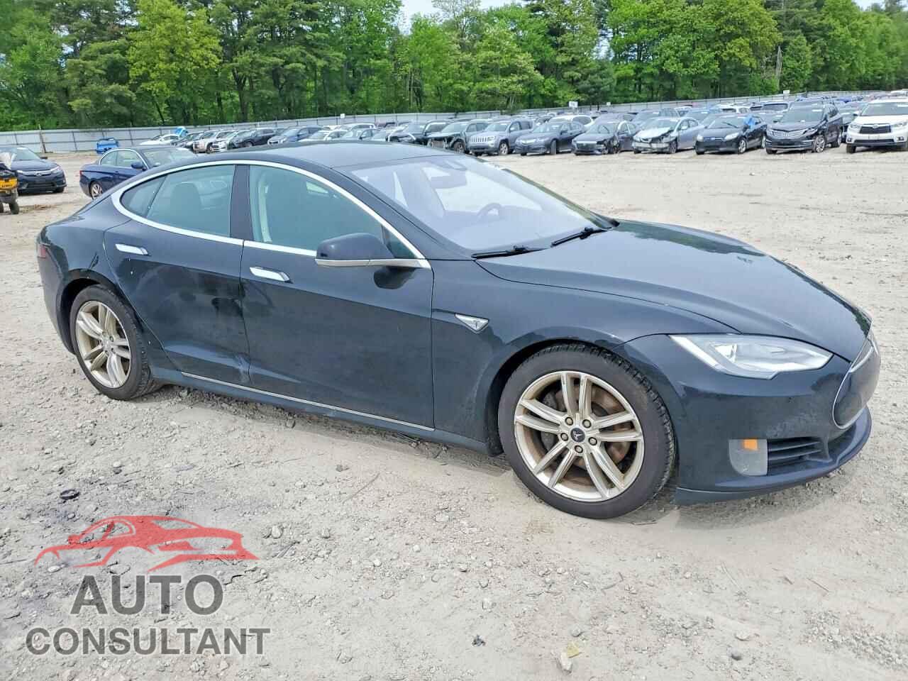 TESLA MODEL S 2015 - 5YJSA1E26FF115136