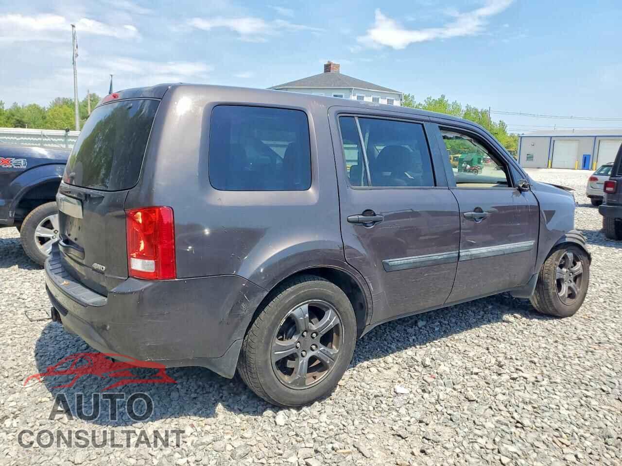 HONDA PILOT 2015 - 5FNYF4H28FB003401