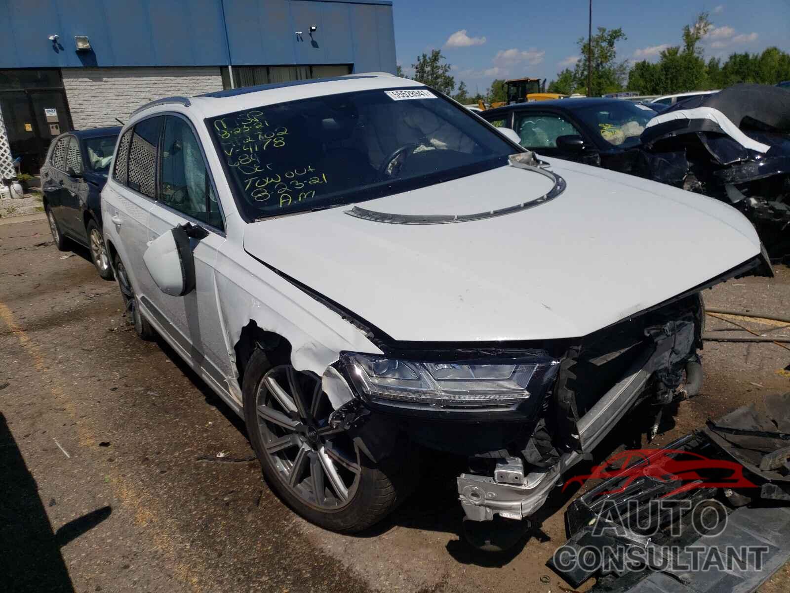 AUDI Q7 2018 - WA1LHAF70JD044178