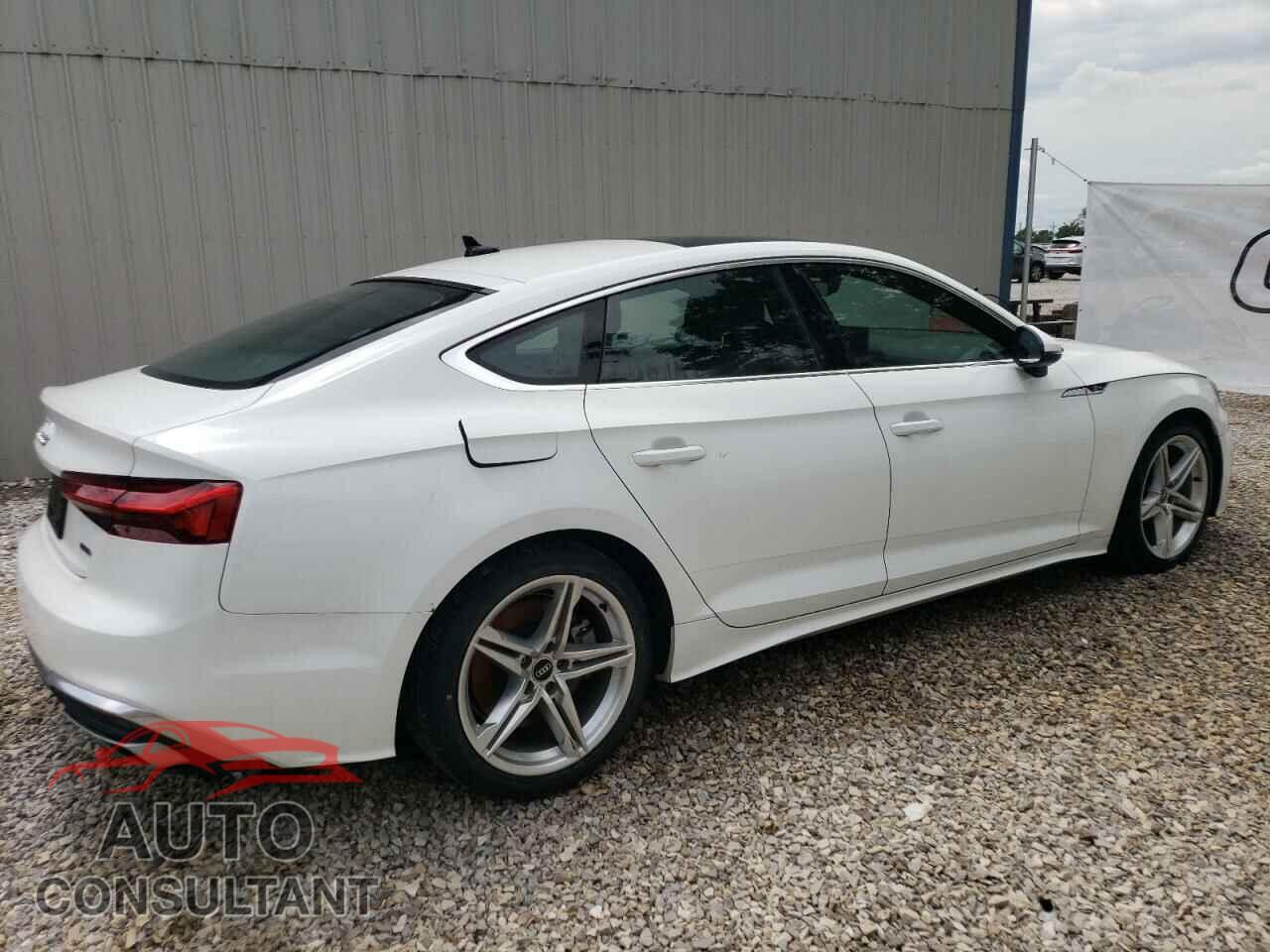 AUDI A5 2022 - WAUDACF52NA008196
