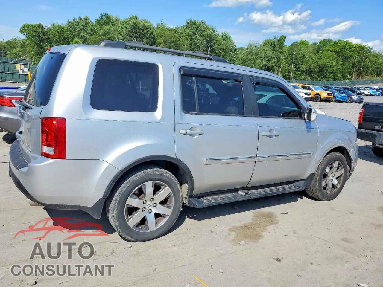 HONDA PILOT 2013 - 5FNYF4H99DB083009