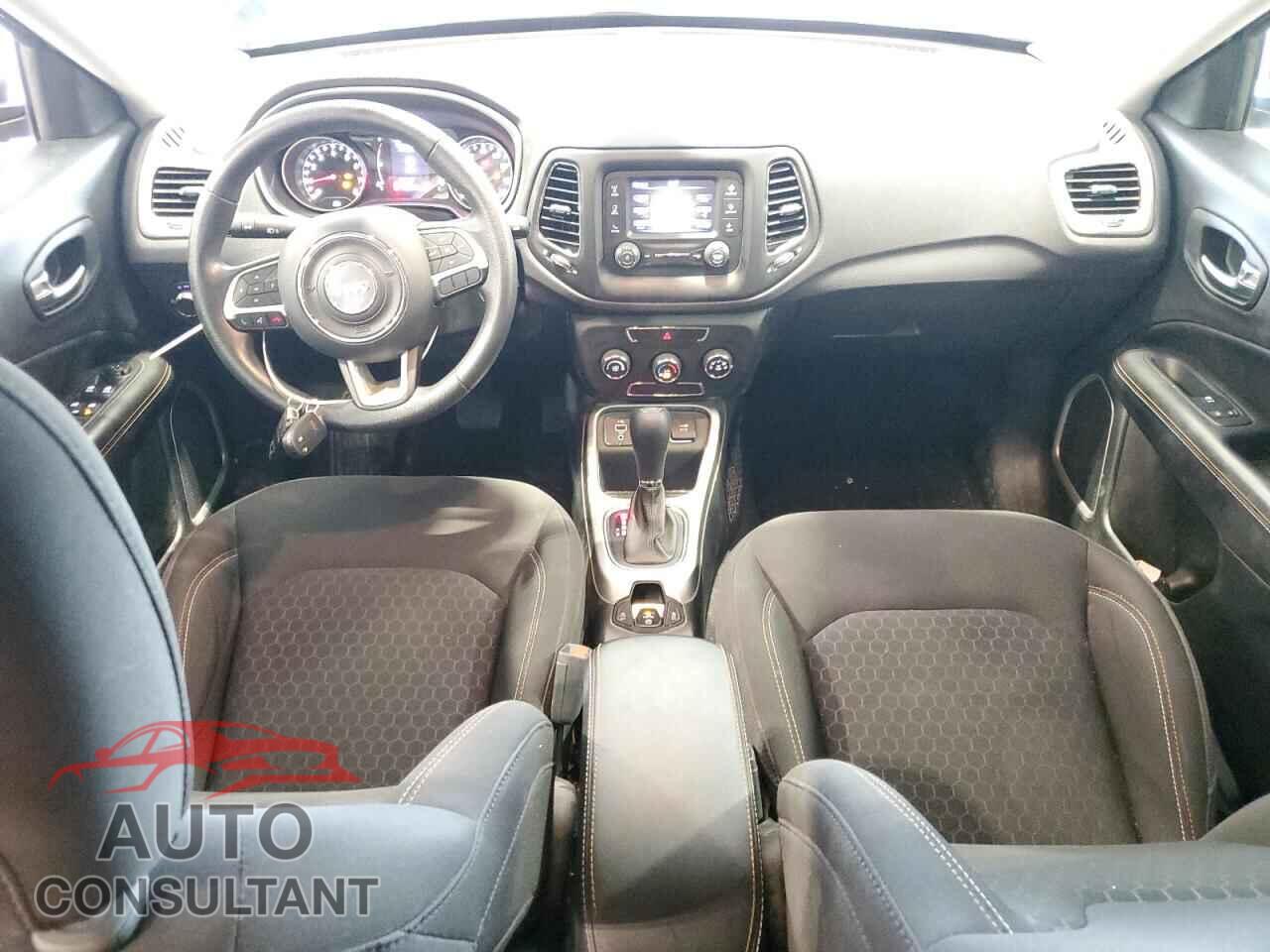 JEEP COMPASS 2018 - 3C4NJCAB5JT211154