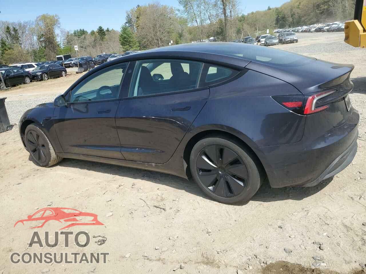 TESLA MODEL 3 2024 - 5YJ3E1EA8RF835932