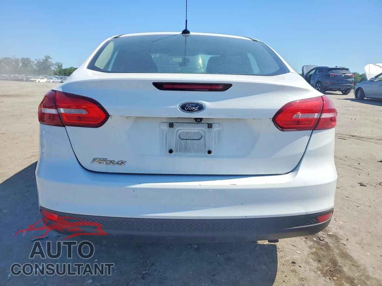 FORD FOCUS 2017 - 1FADP3E28HL256671