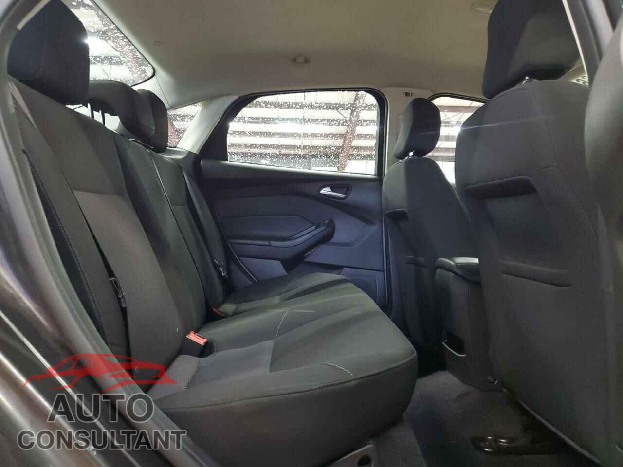 FORD FOCUS 2015 - 1FADP3F21FL307908