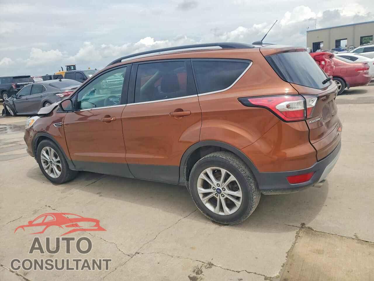 FORD ESCAPE 2017 - 1FMCU0GD4HUB77354