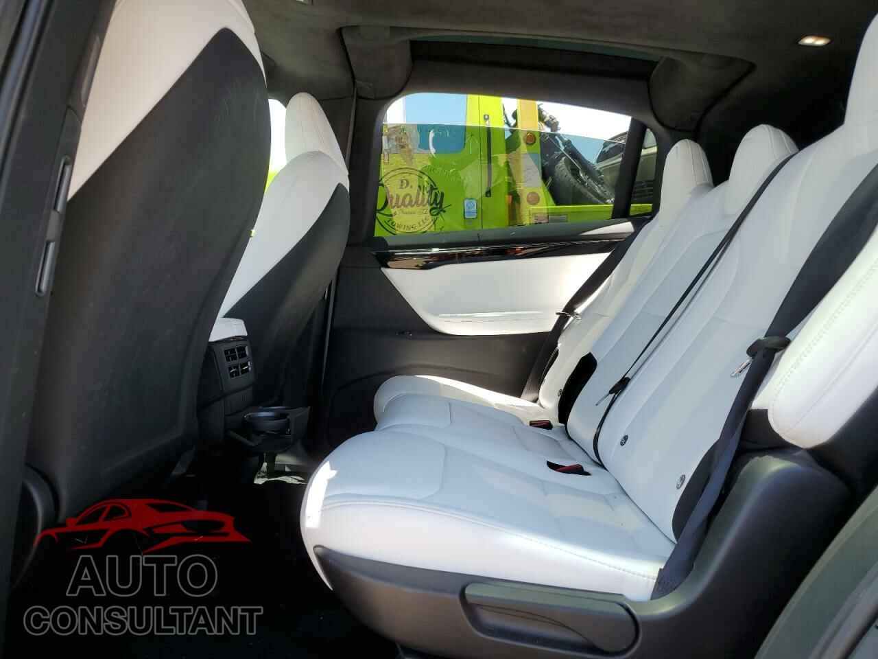 TESLA MODEL X 2020 - 5YJXCAE28LF241073