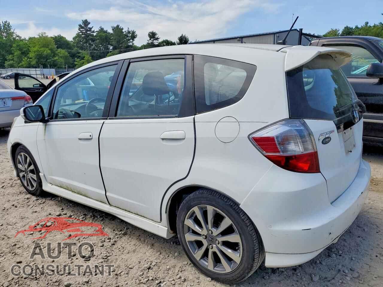 HONDA FIT 2013 - JHMGE8H52DC068043
