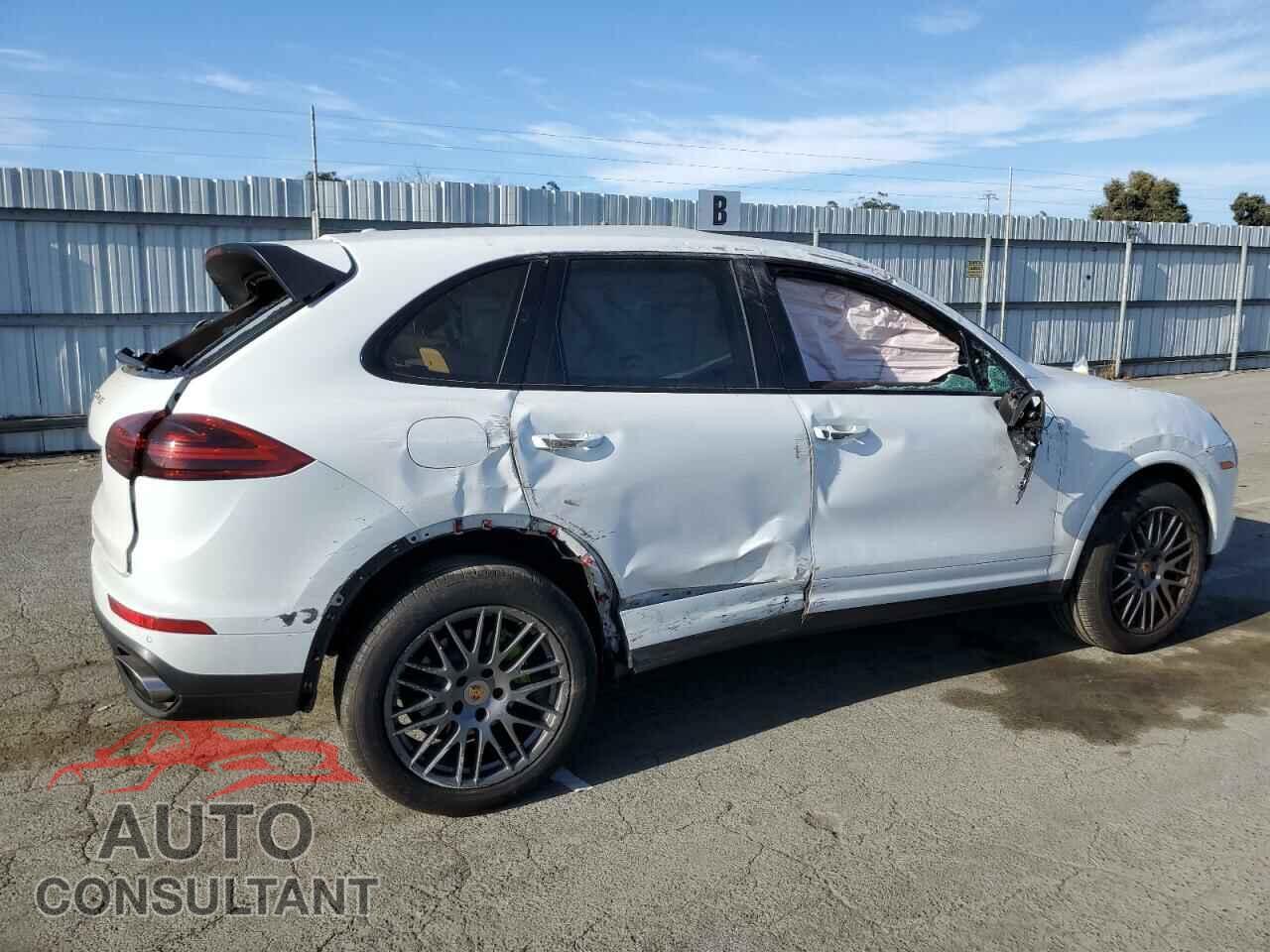 PORSCHE CAYENNE 2017 - WP1AA2A29HKA90731