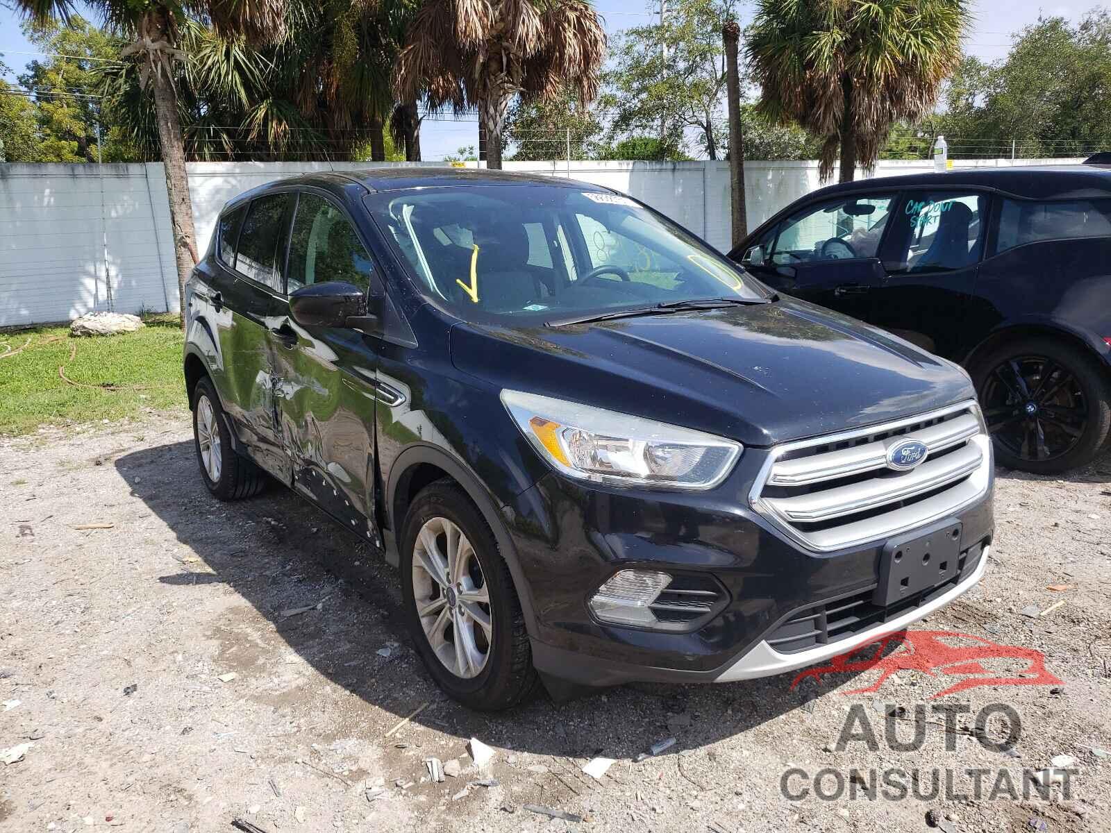 FORD ESCAPE 2017 - 1FMCU9G94HUA51477