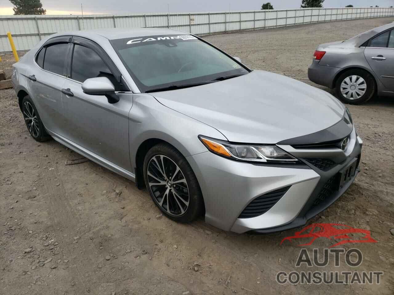 TOYOTA CAMRY 2018 - 4T1B11HK5JU522937