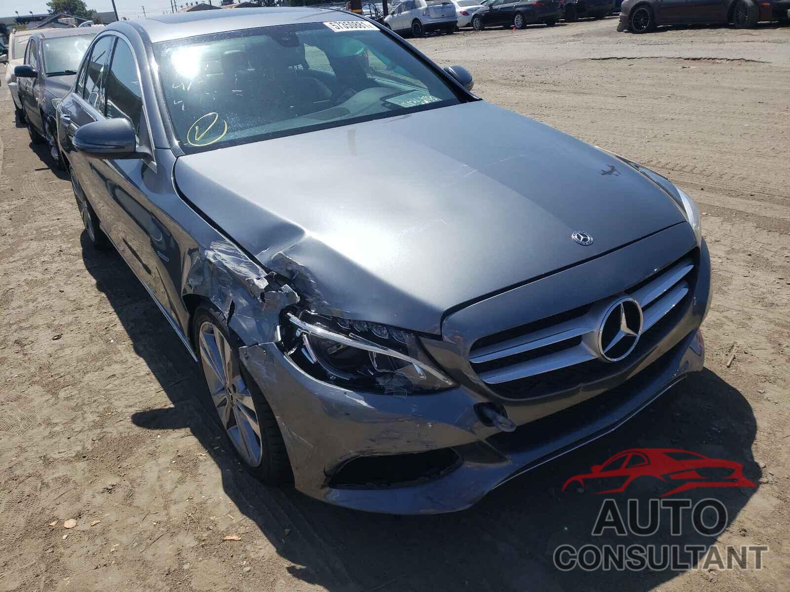 MERCEDES-BENZ C-CLASS 2018 - 55SWF4HB8JU238959