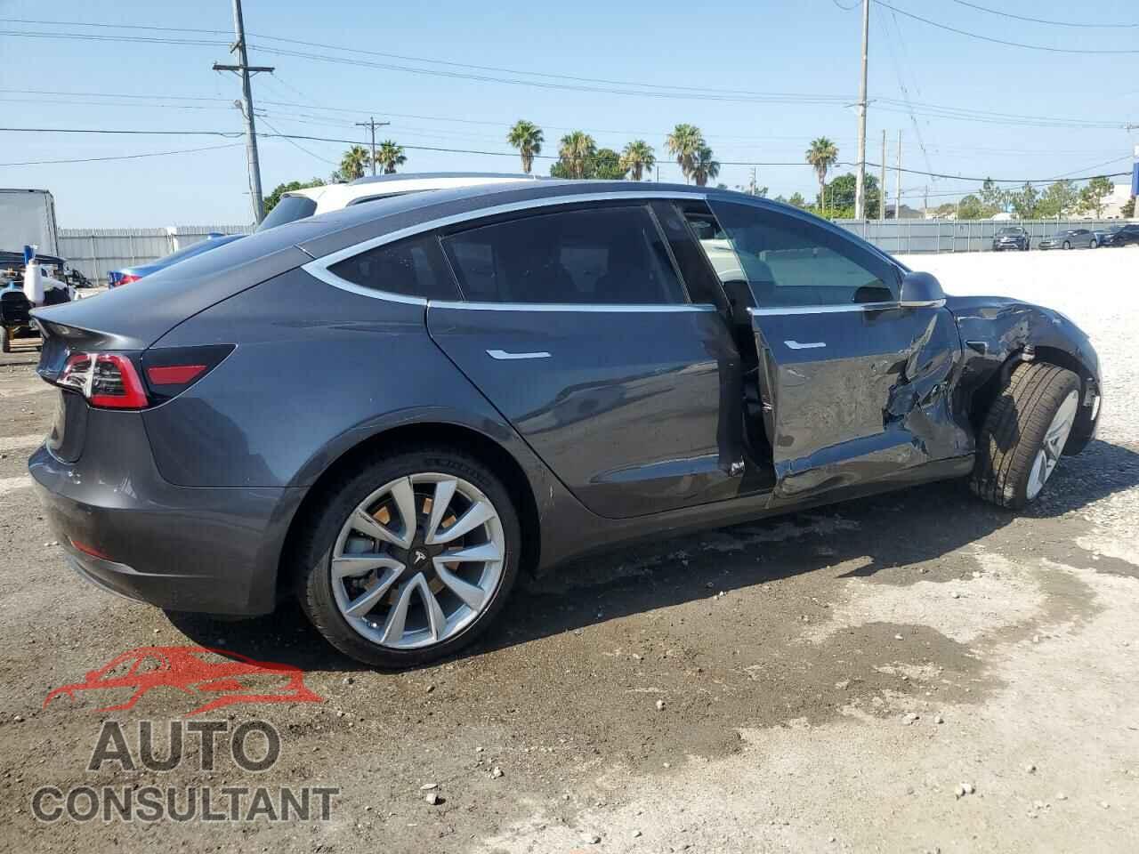 TESLA MODEL 3 2018 - 5YJ3E1EA5JF020043