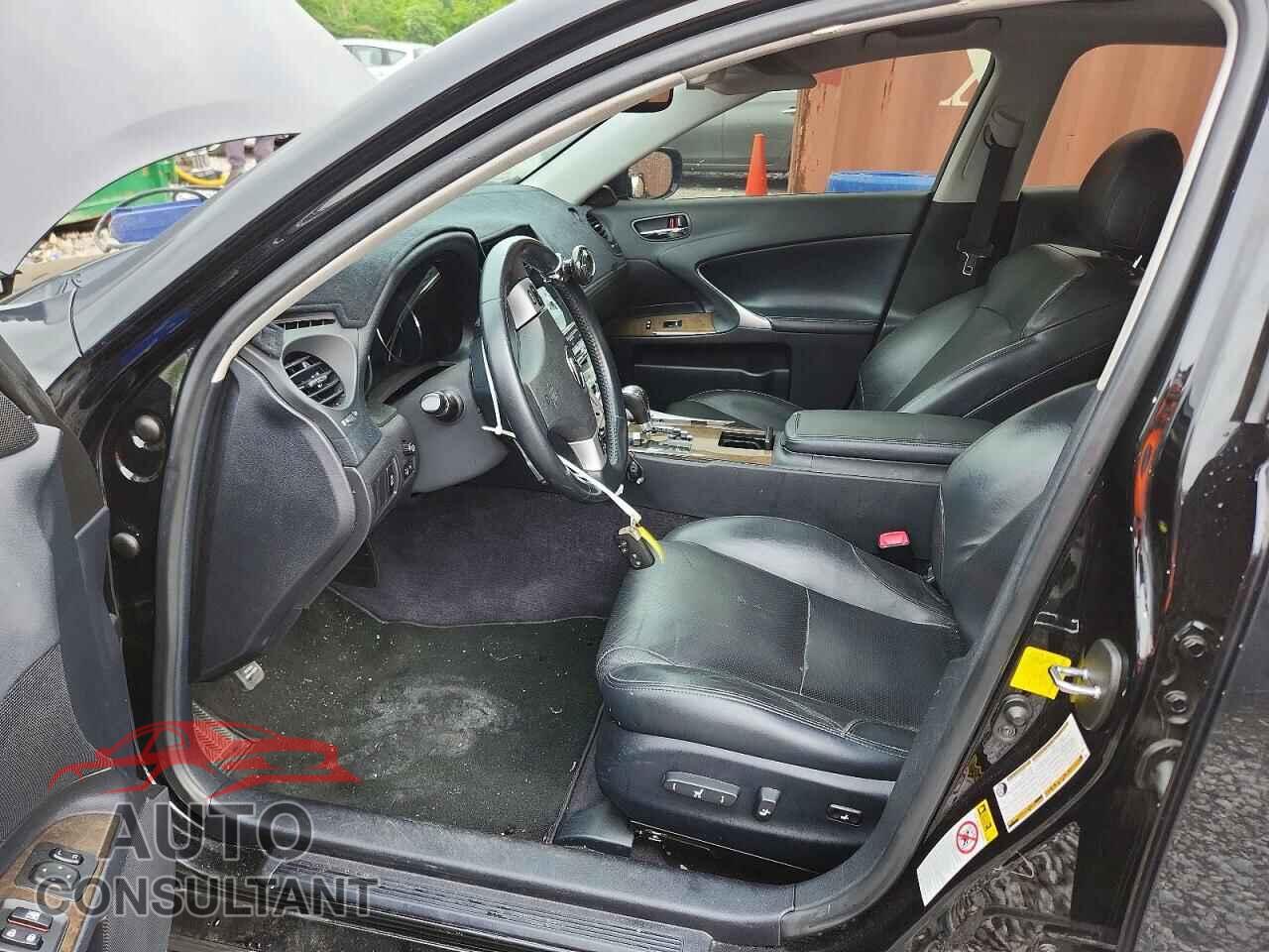 LEXUS IS 2012 - JTHBF5C20C5175727