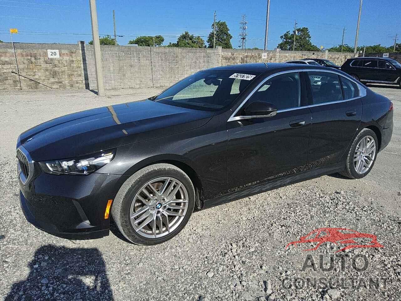 BMW 5 SERIES 2024 - WBA43FJ01RCR71544