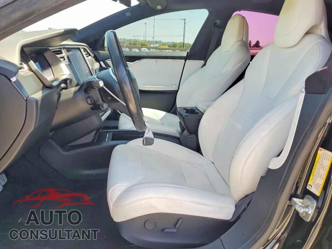 TESLA MODEL S 2017 - 5YJSA1E44HF227552