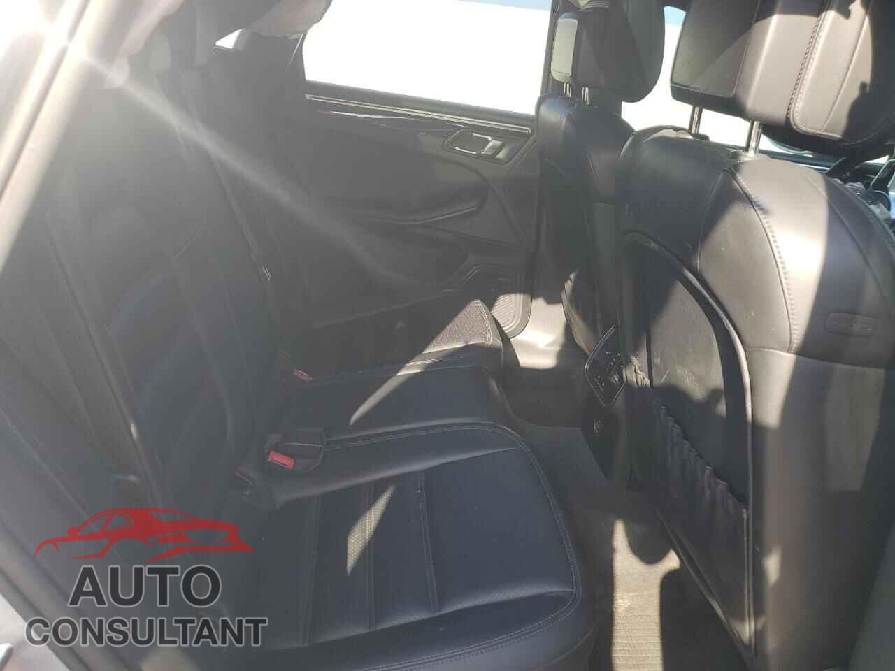 PORSCHE MACAN 2017 - WP1AB2A59HLB16309