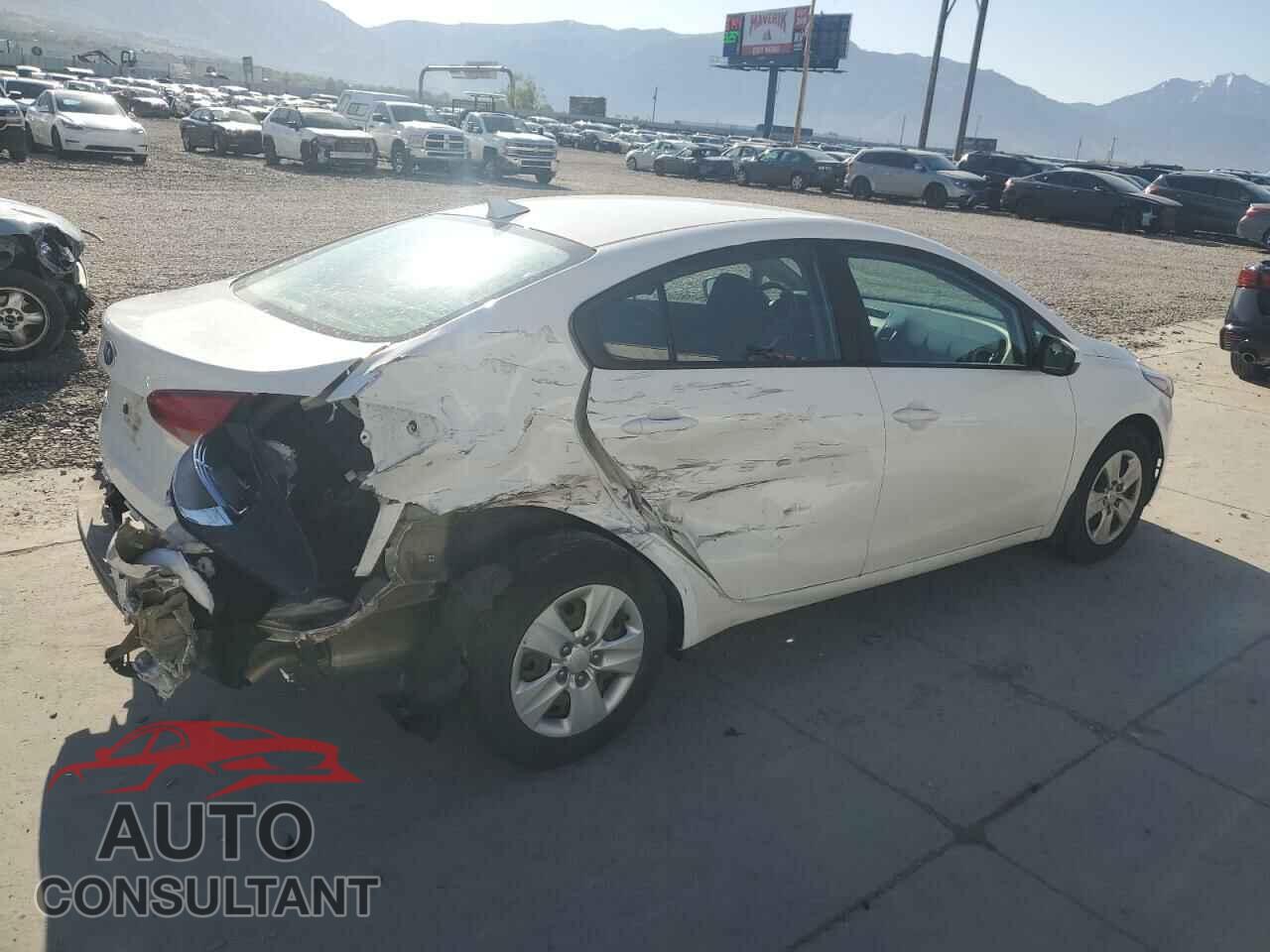 KIA FORTE 2017 - 3KPFK4A74HE014381