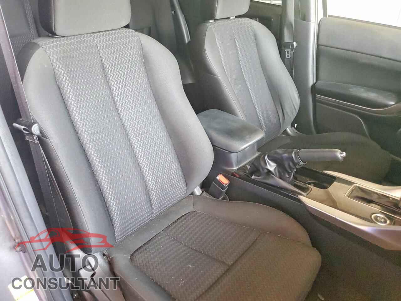 MITSUBISHI ECLIPSE 2019 - JA4AT3AA5KZ016207