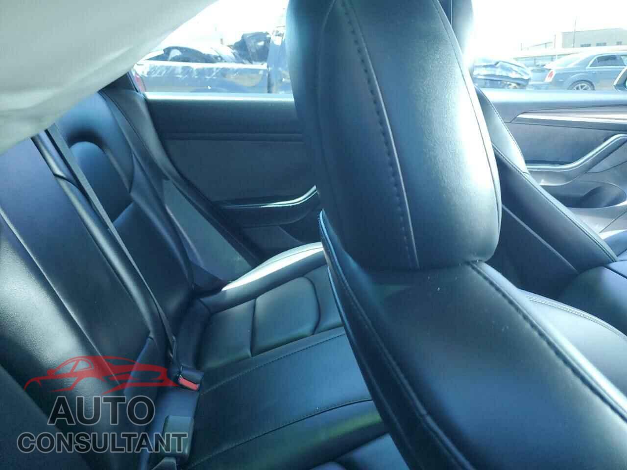 TESLA MODEL 3 2021 - 5YJ3E1EA0MF060745