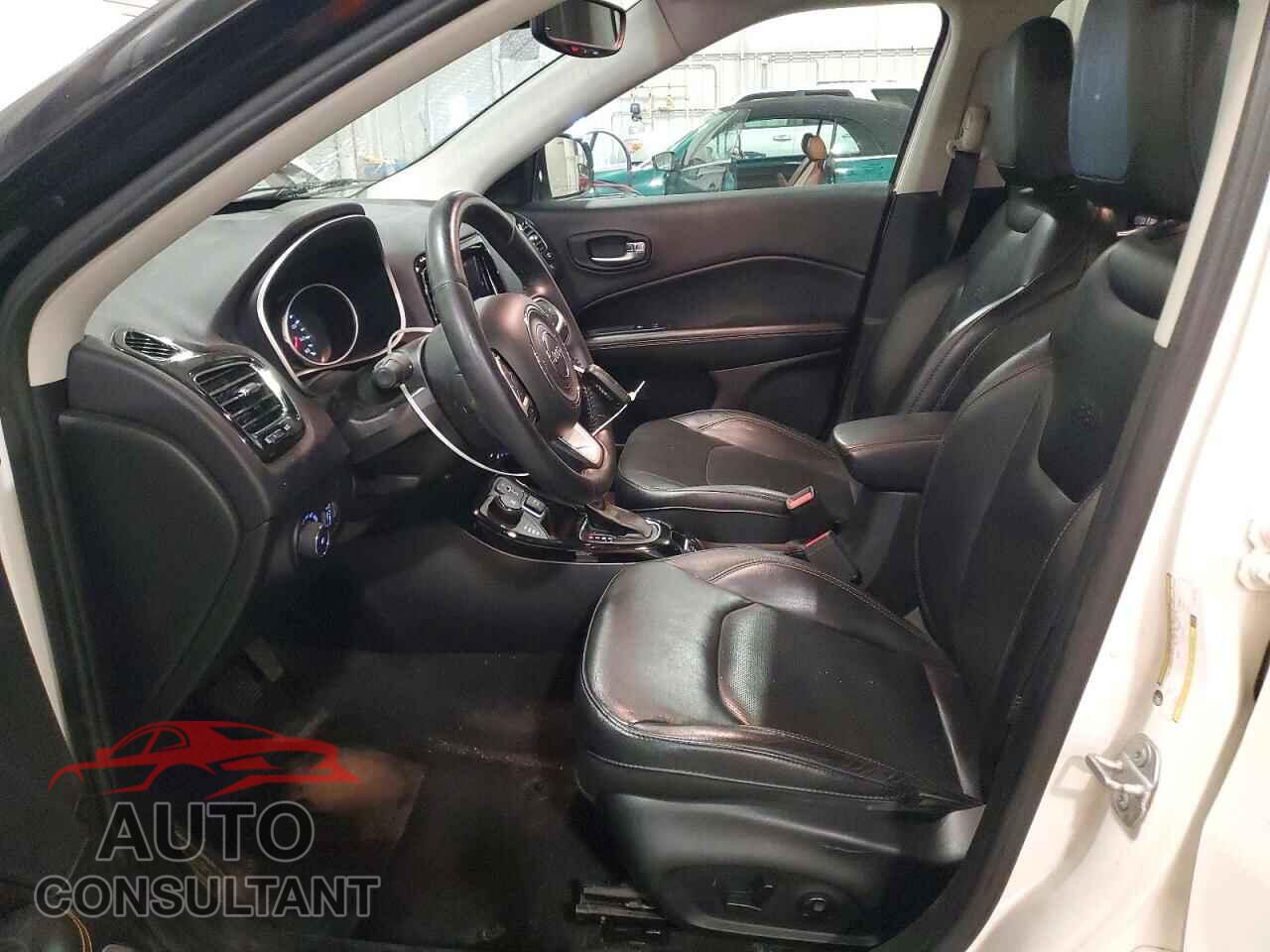 JEEP COMPASS 2018 - 3C4NJDCB2JT192114