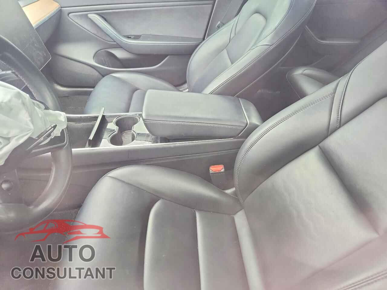 TESLA MODEL 3 2019 - 5YJ3E1EB3KF191688
