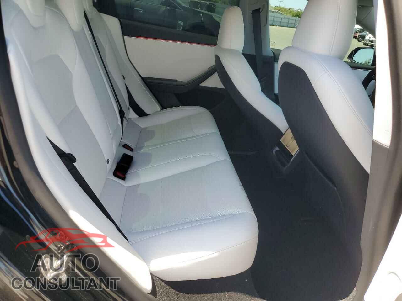 TESLA MODEL 3 2024 - 5YJ3E1EA5RF830719