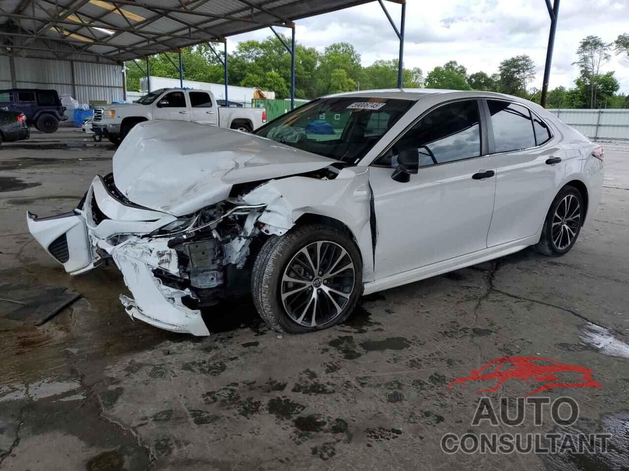 TOYOTA CAMRY 2018 - 4T1B11HK1JU561637