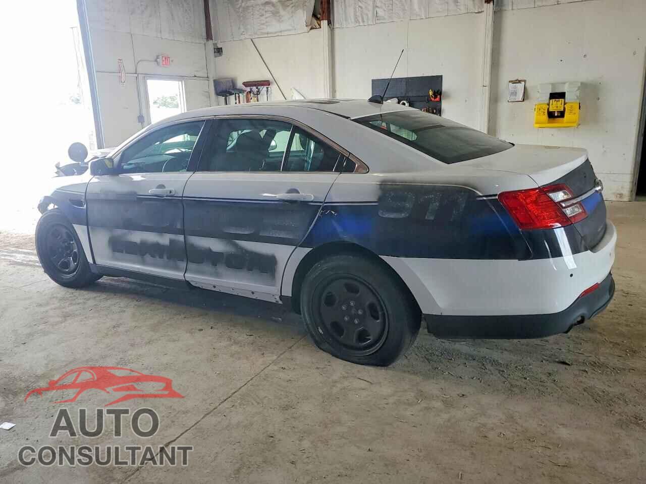 FORD TAURUS 2018 - 1FAHP2MK7JG104697